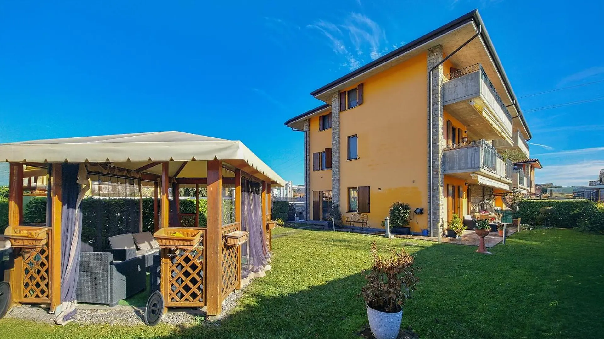 Yasmin Maison - Garden House Gorle Apartament