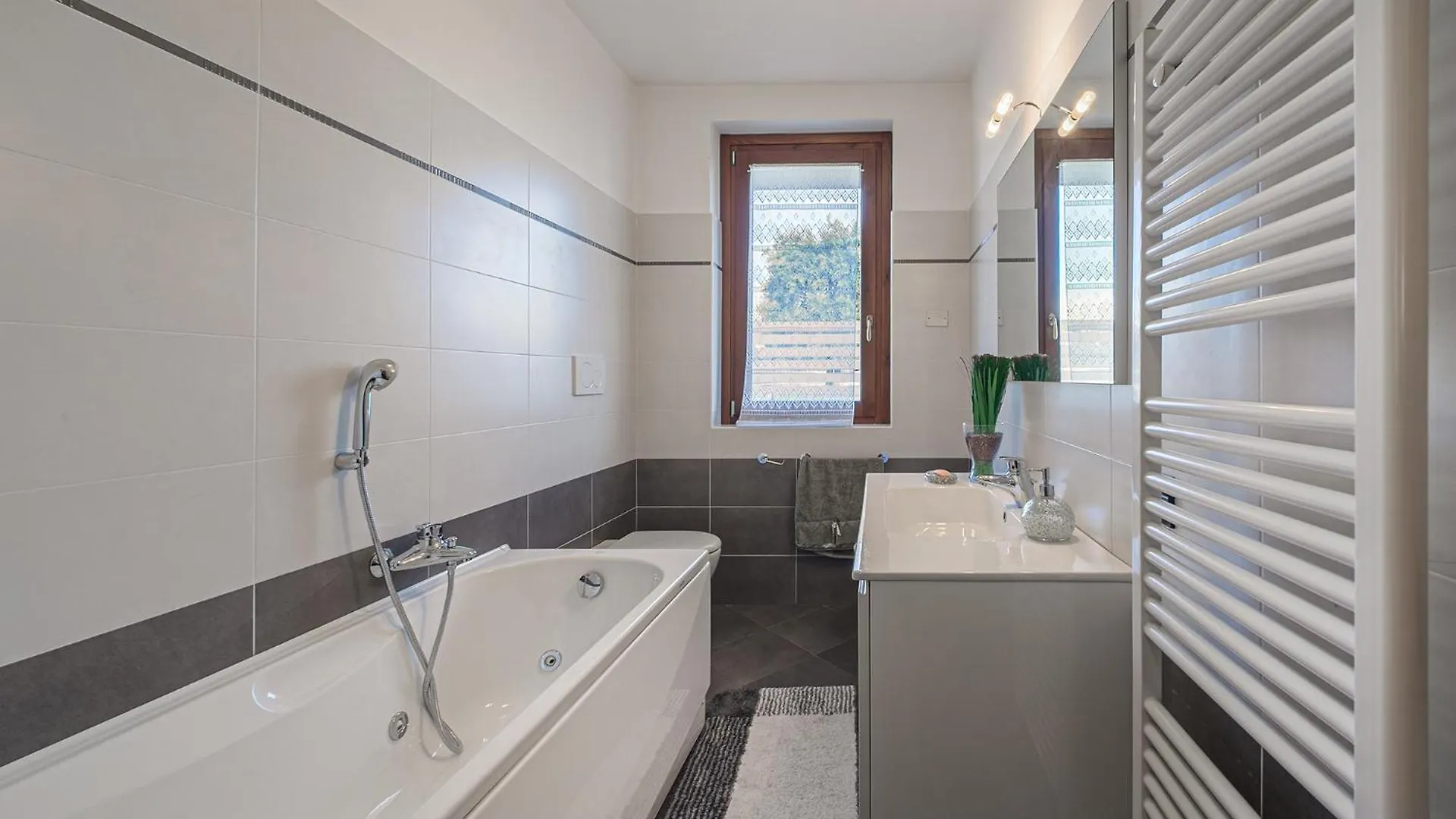 Yasmin Maison - Garden House Gorle Apartament